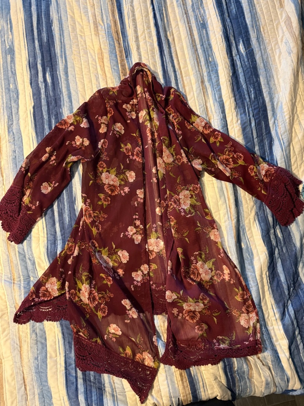 Rewind Burgundy Floral Lace-Trim Kimono
